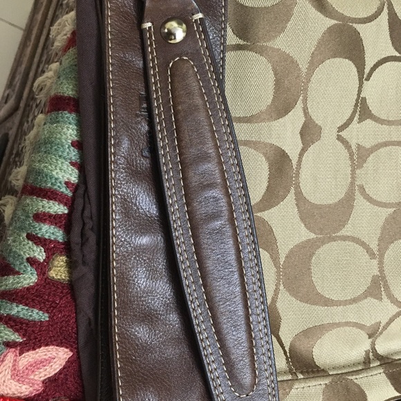 Authentic Coach Zoe Signature Hobo Bag - Picture 14 of 16